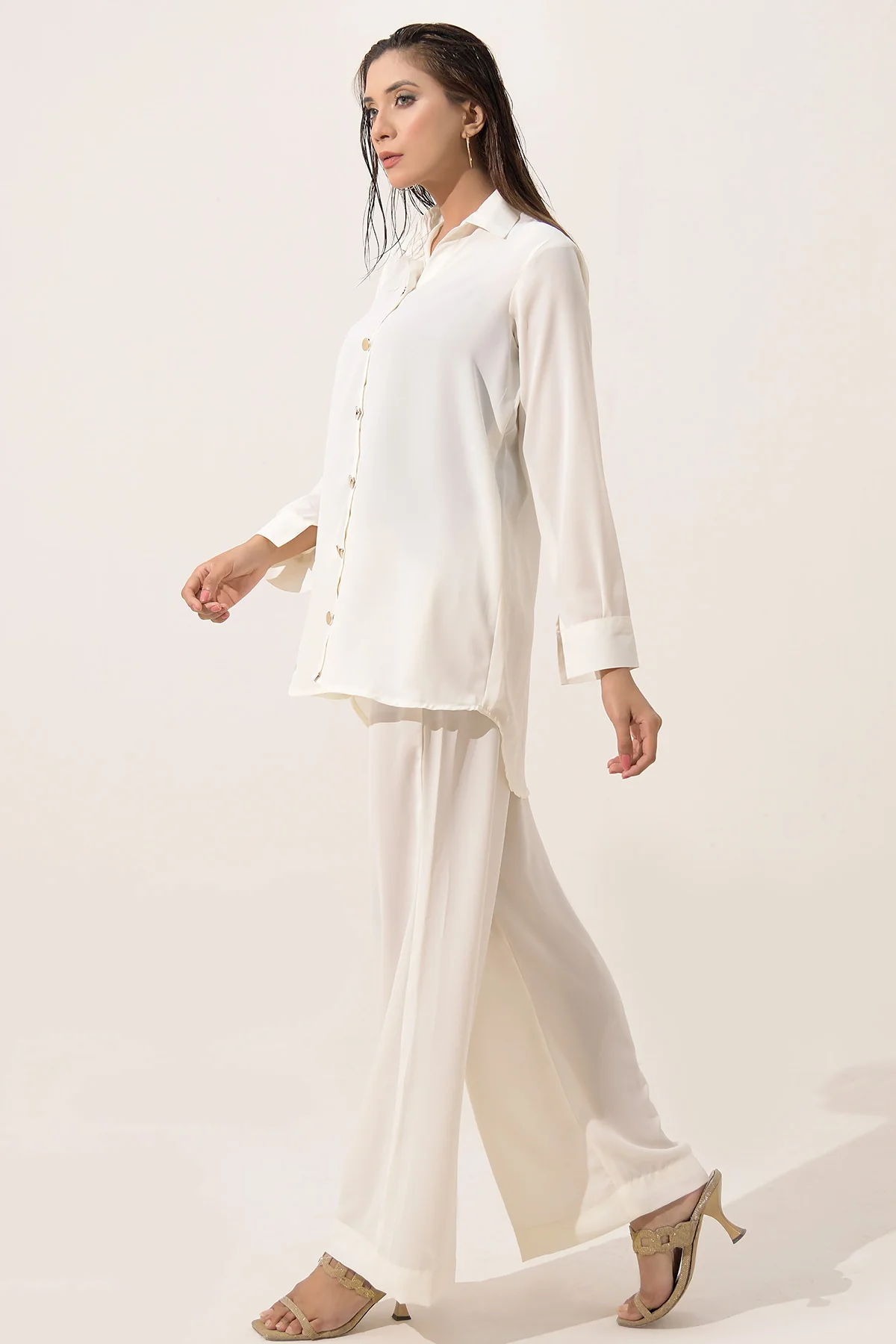 White - Image 4